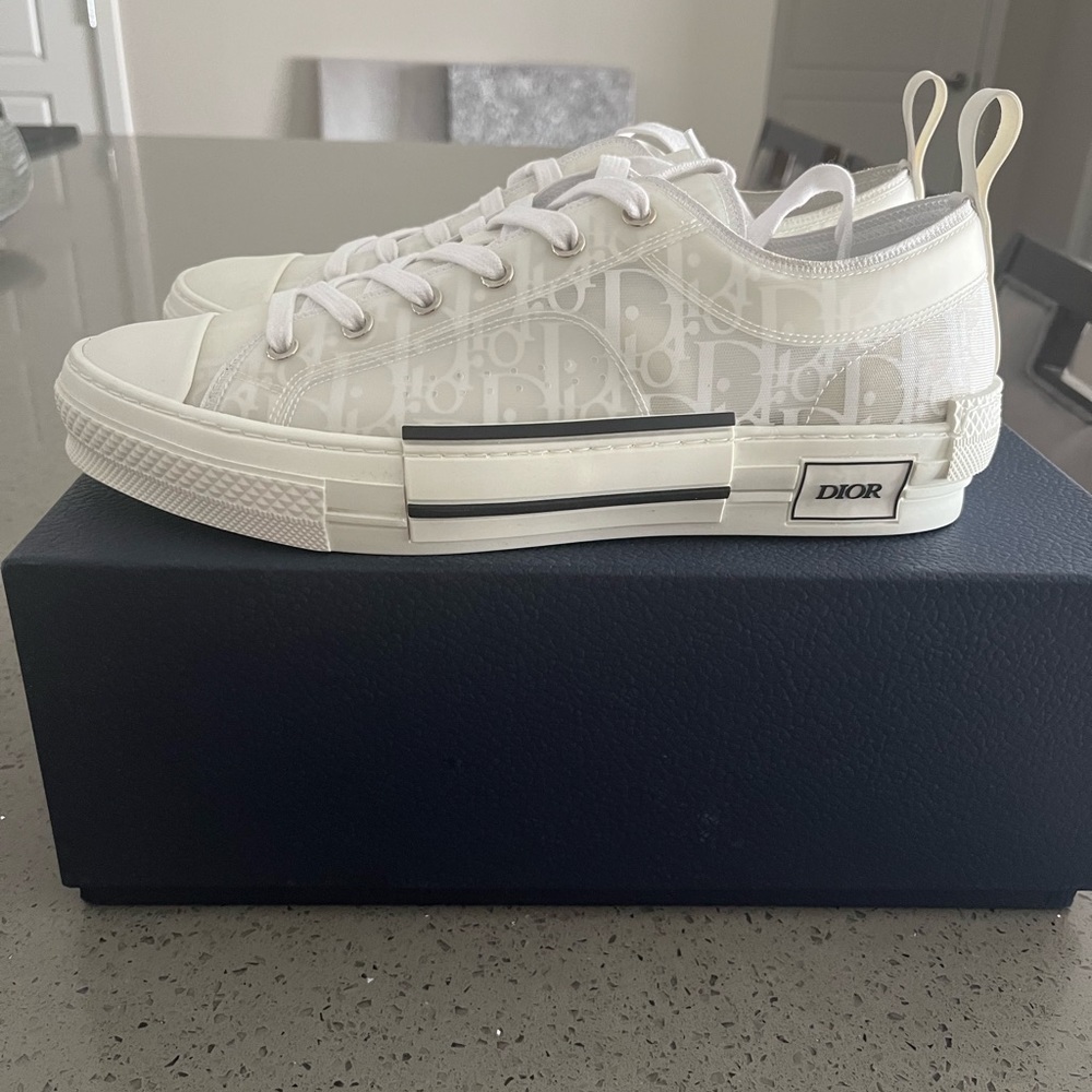 Brand new Dior shoes w box